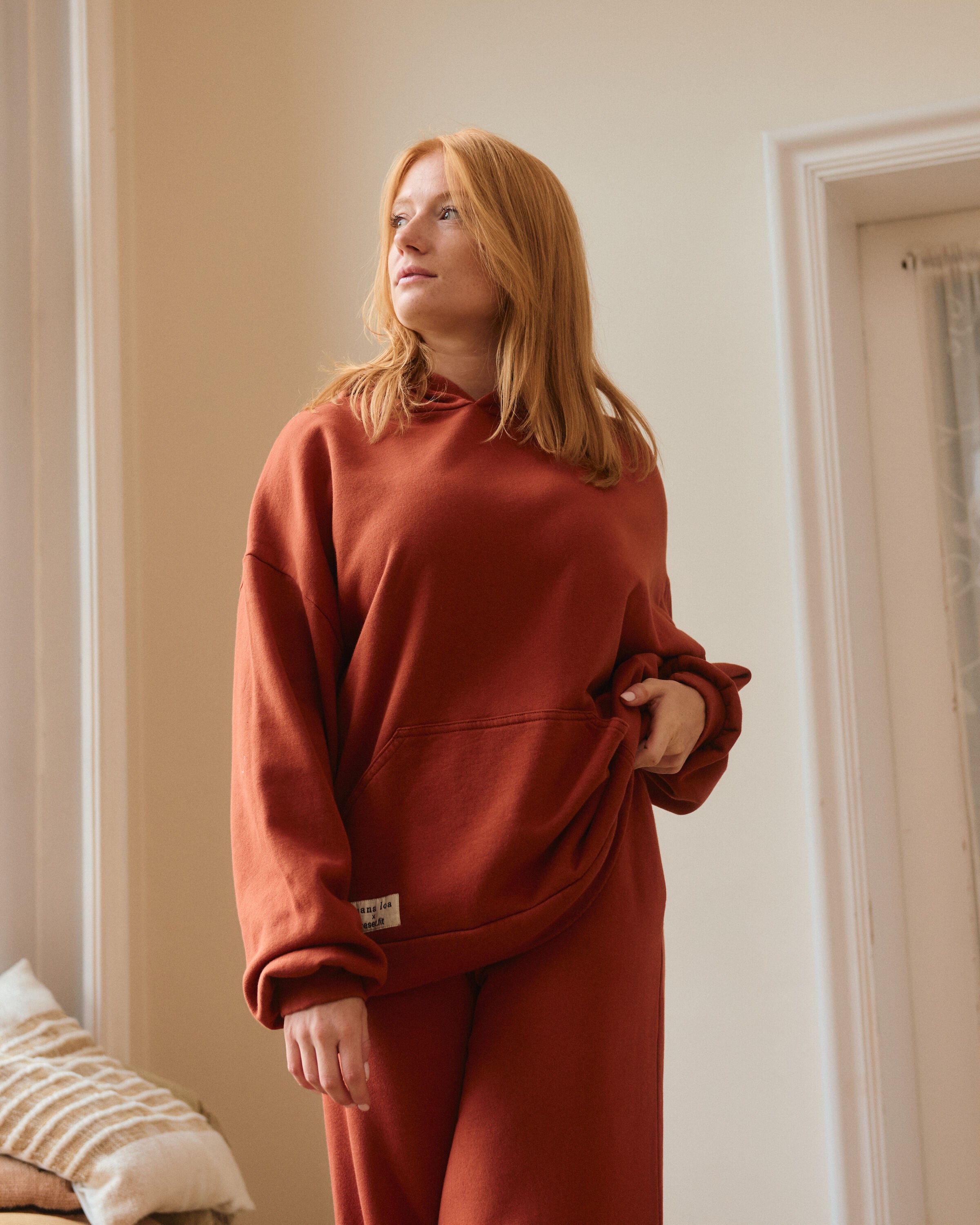 mana loa x reset.fit feelgood hoodie | cotton | henna 01