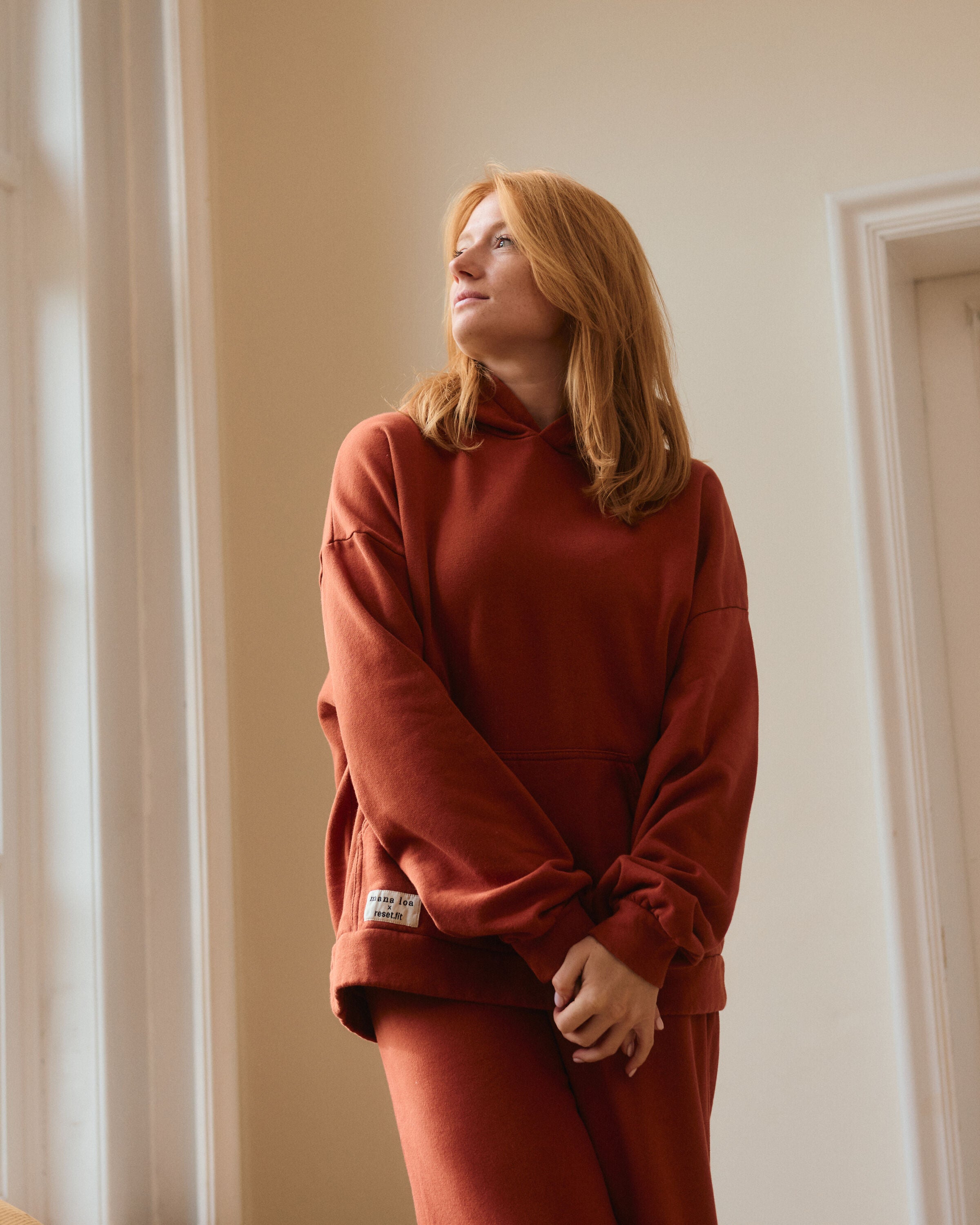 mana loa x reset.fit feelgood hoodie | cotton | henna 02