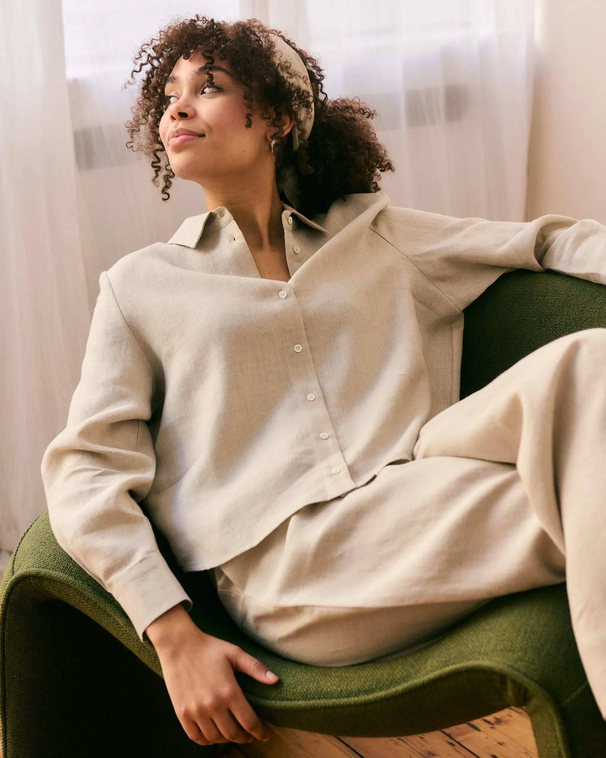 Mana loa comfortable shirt and pants in natural-coloured Belgian linen.